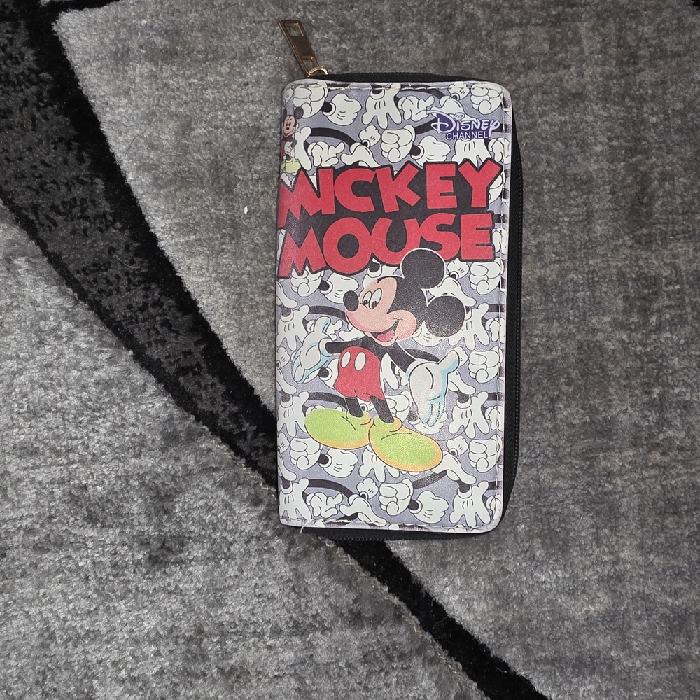 Mickey Mouse Disney Wallet - Picture 2 of 3